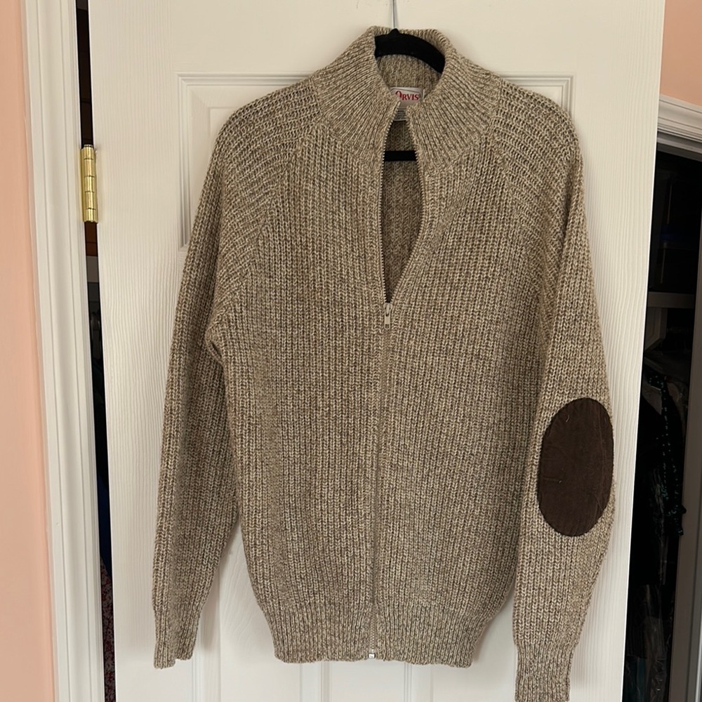 Vintage Orvis Men's Beige Sweater with Brown Elbow Patches
